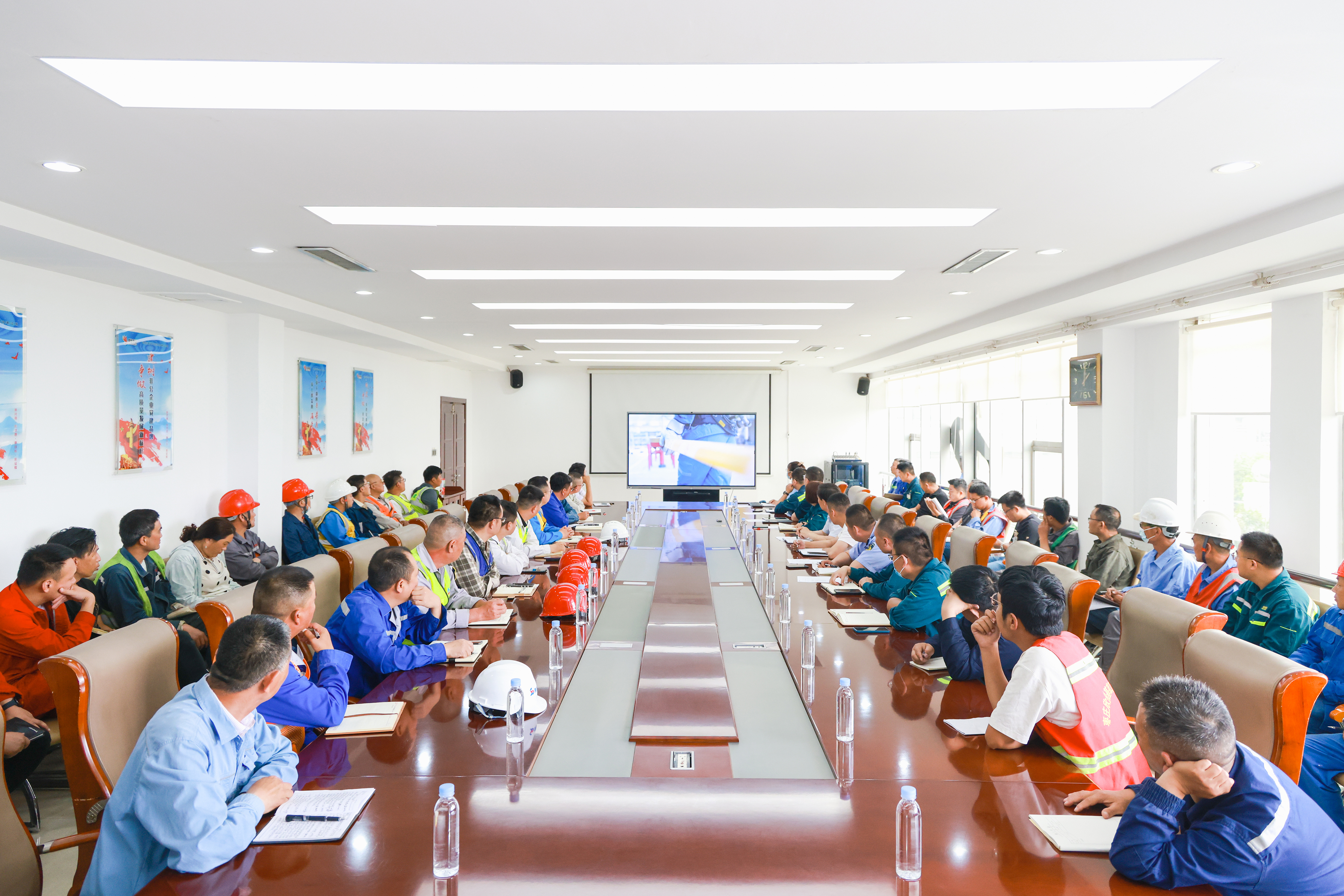 J9ֱӪ���š�CHINA���ٷ���վ