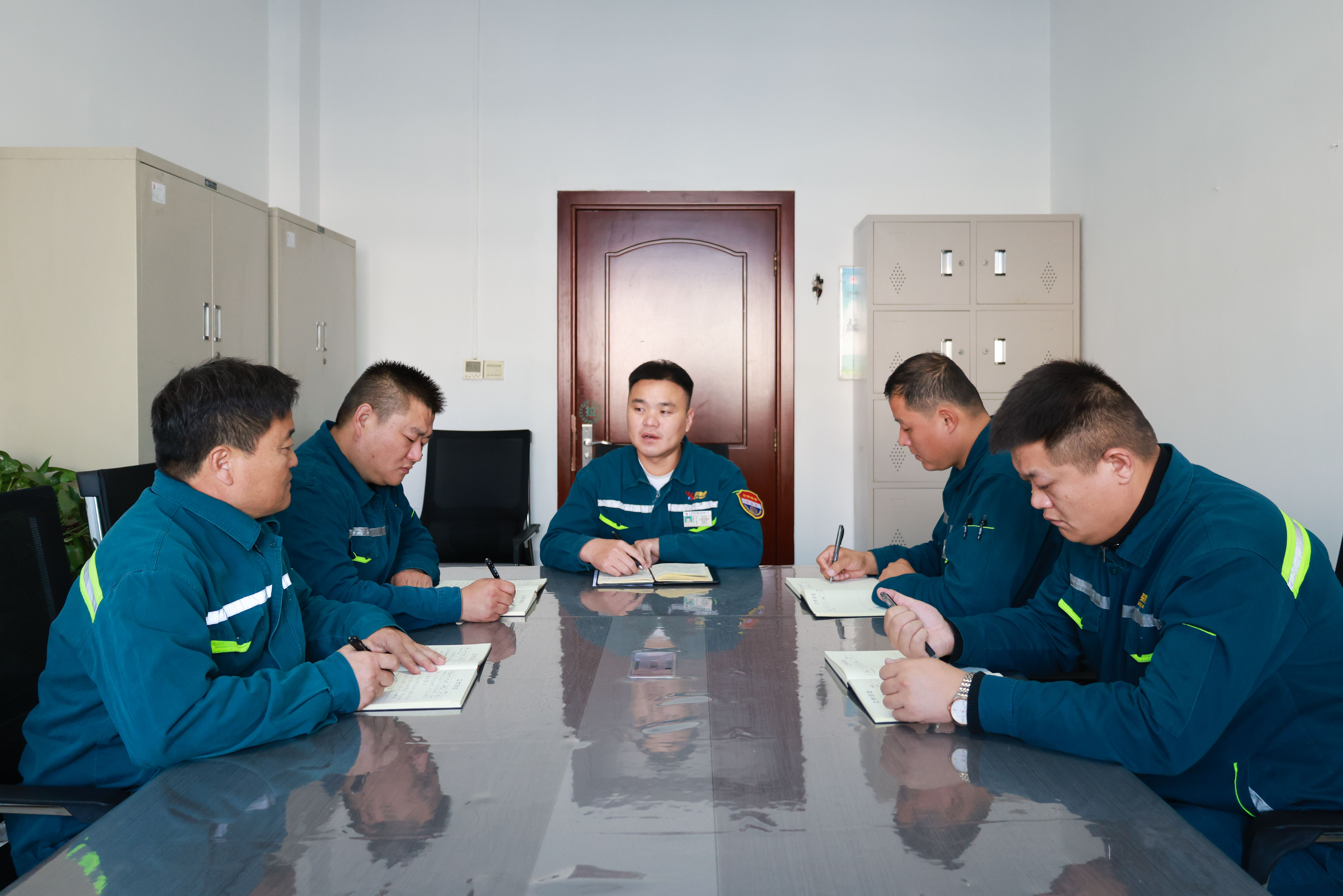 J9ֱӪ���š�CHINA���ٷ���վ